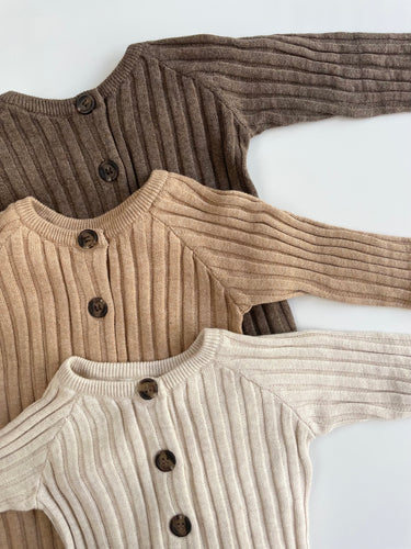 Organic vs. Non-Organic Fabrics: Why Your Kids Should Wear Organic Clothing
